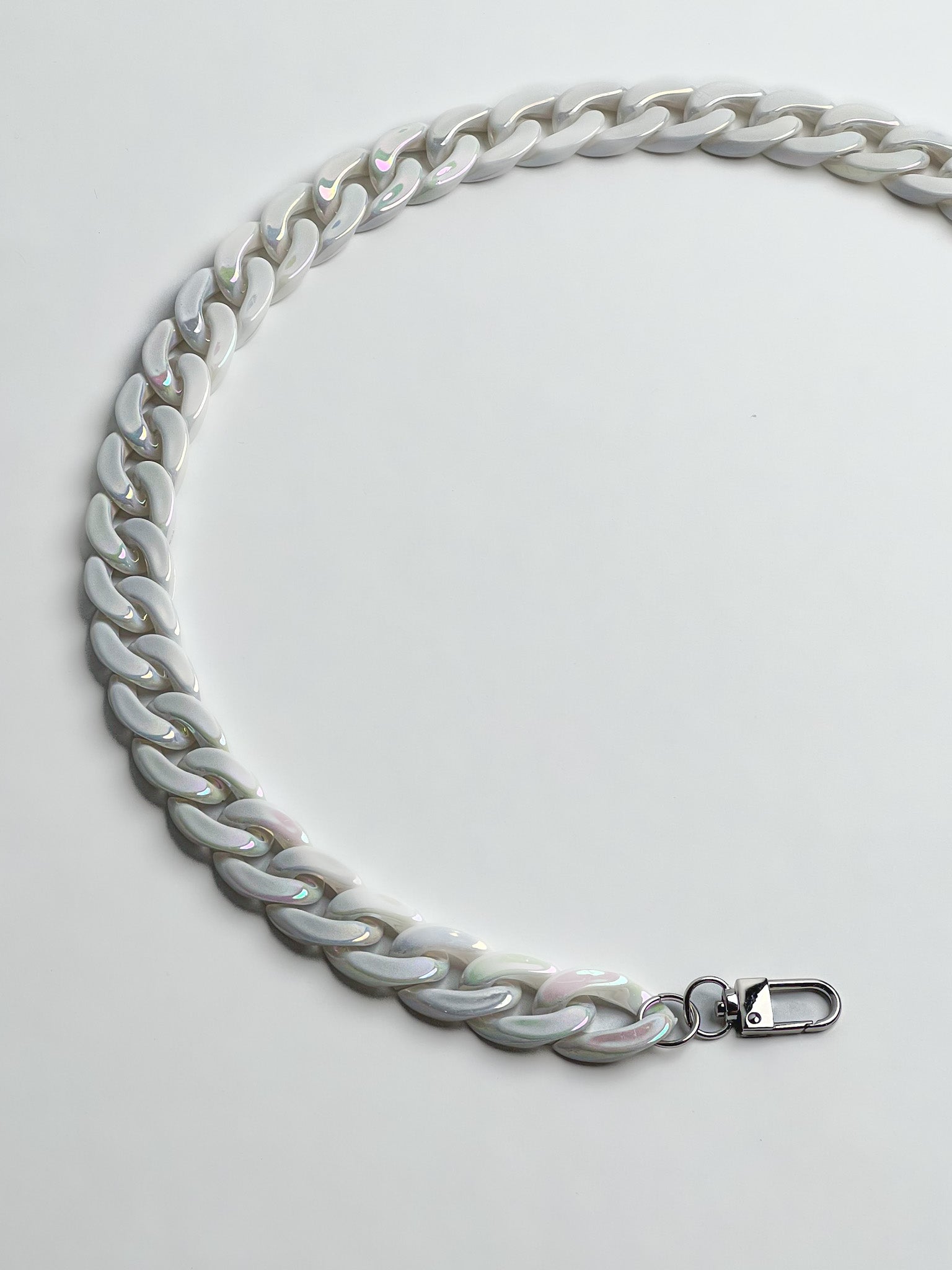 Chunky chain Iridescence