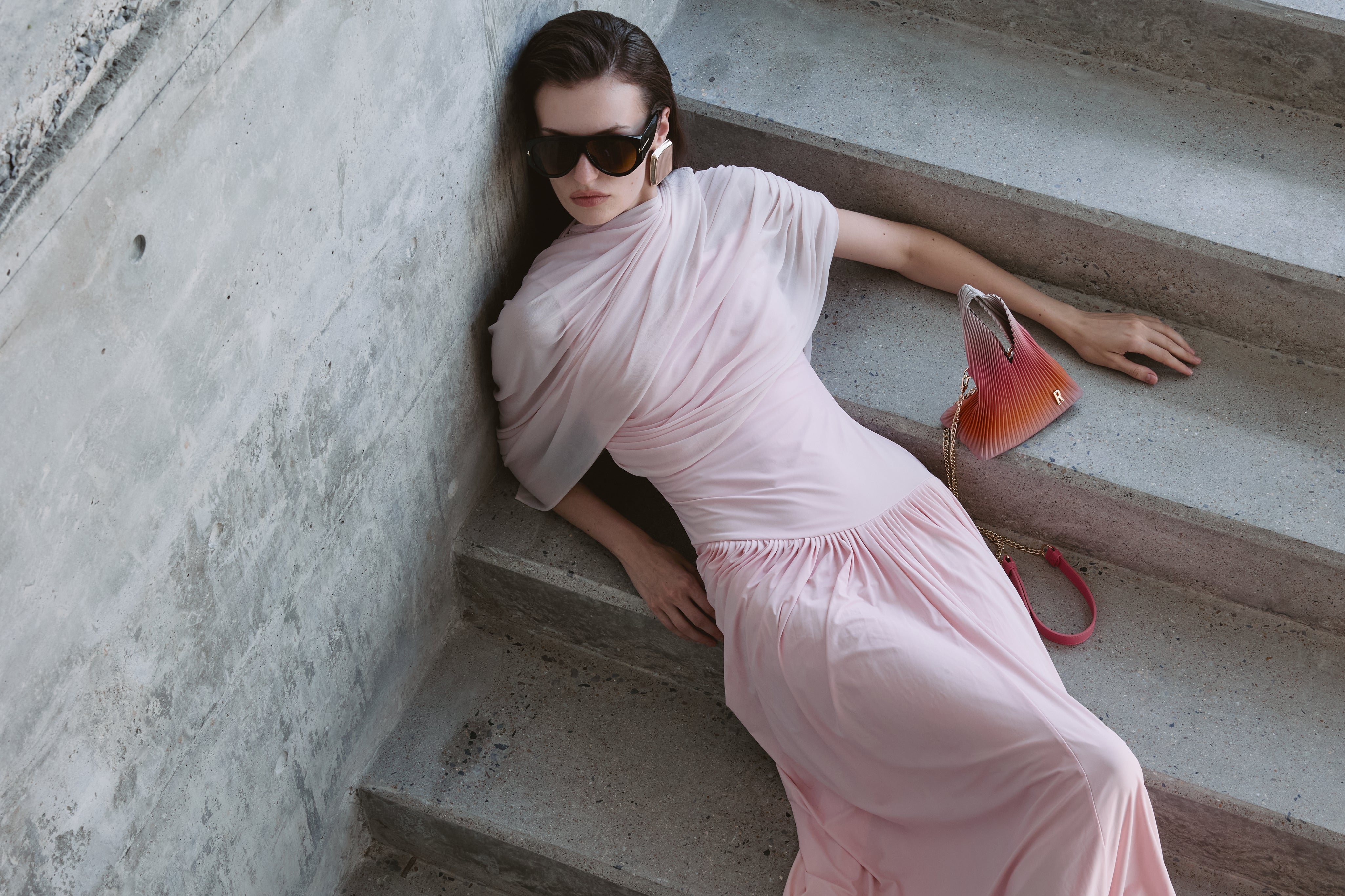 Hobo Petite Pink sand