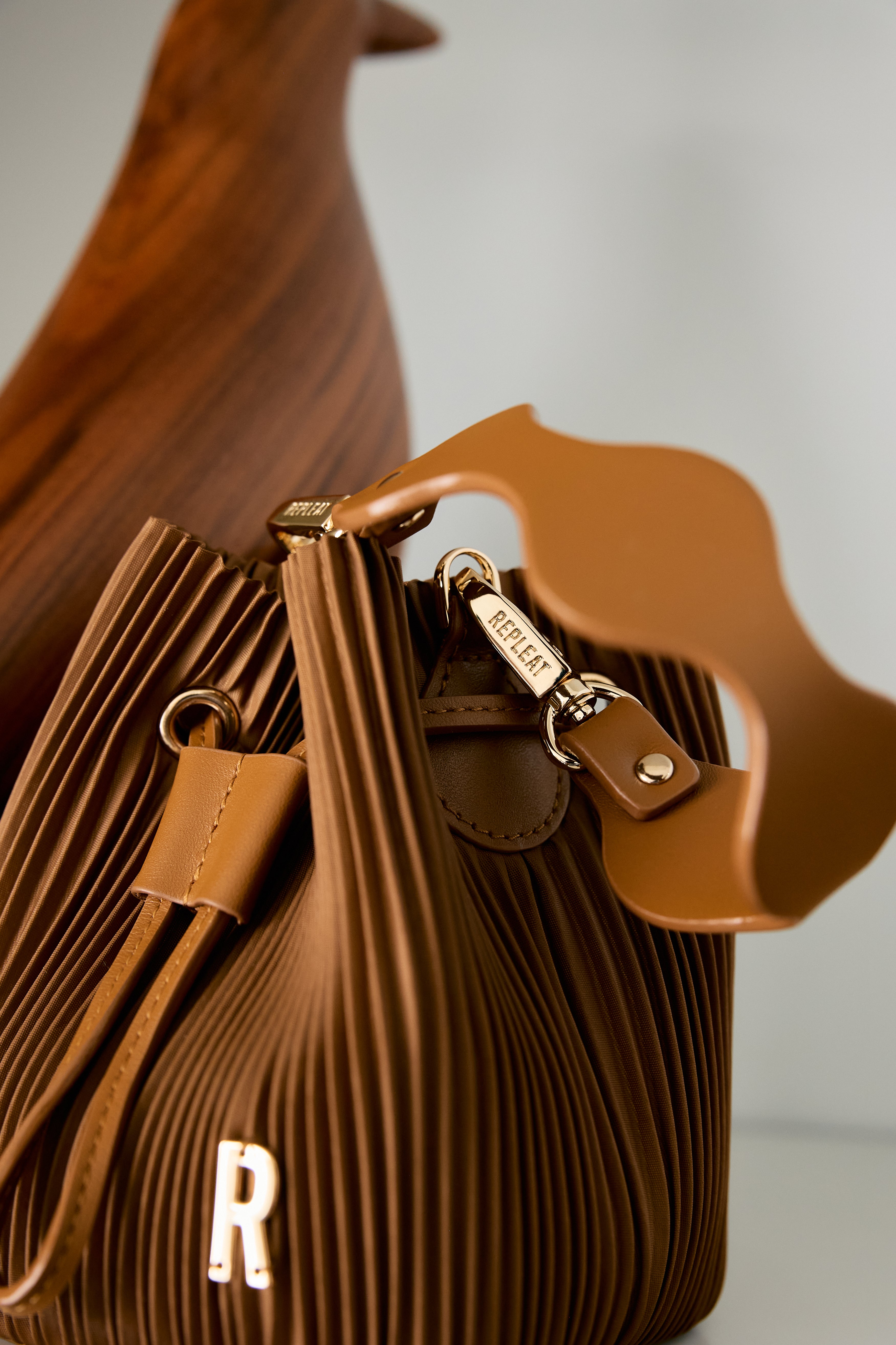 Bucket Micro Nutmeg – repleatbag